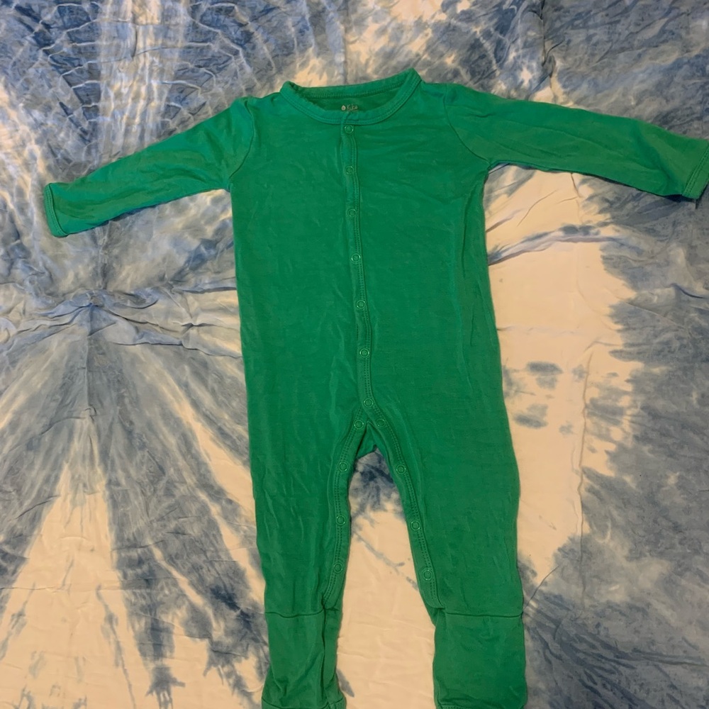 Kyte 6-12 month snap romper/sleeper